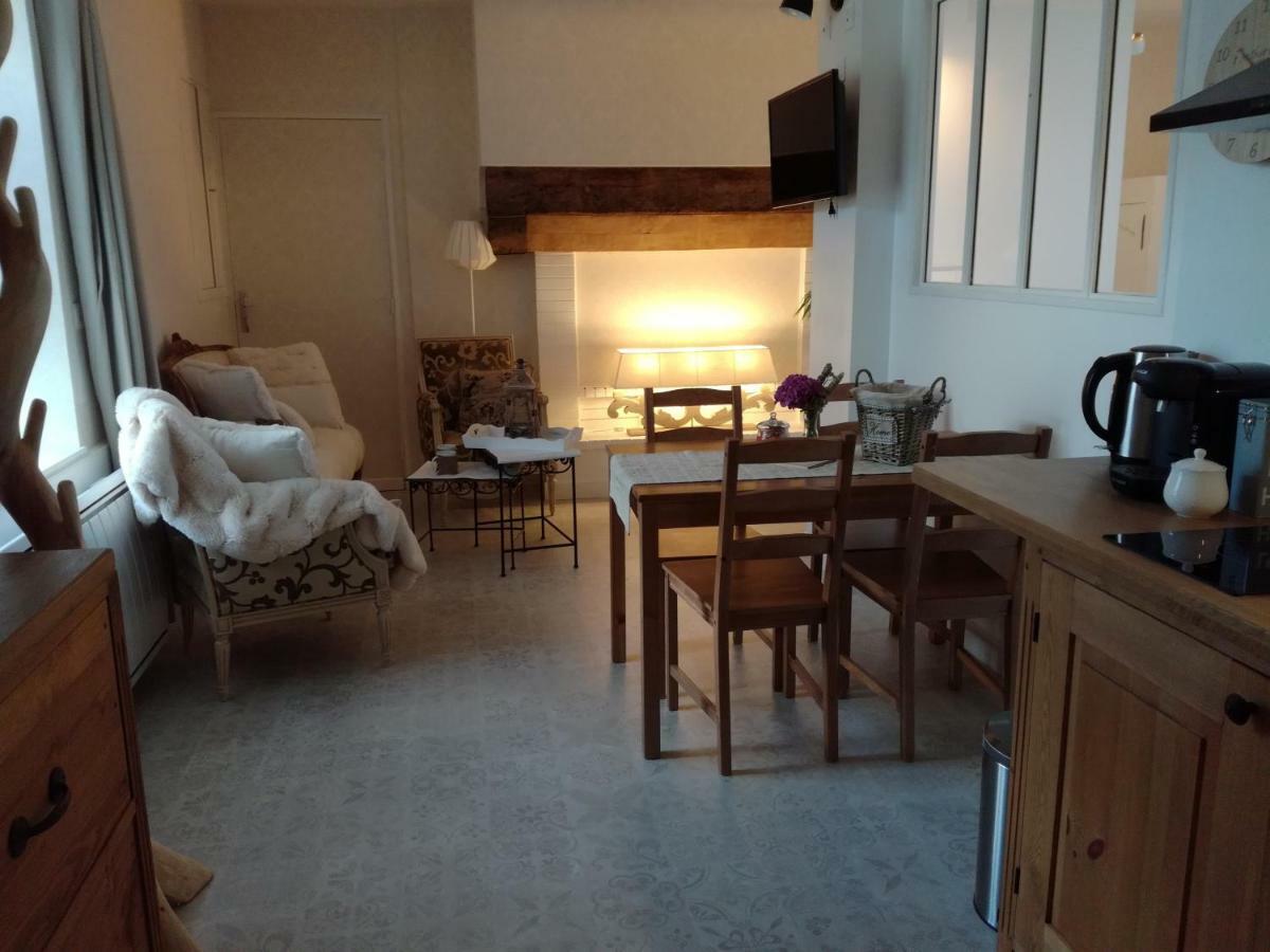 Manoir De La Guignardiere - Charme Et Douceur Chavagne Eksteriør bilde